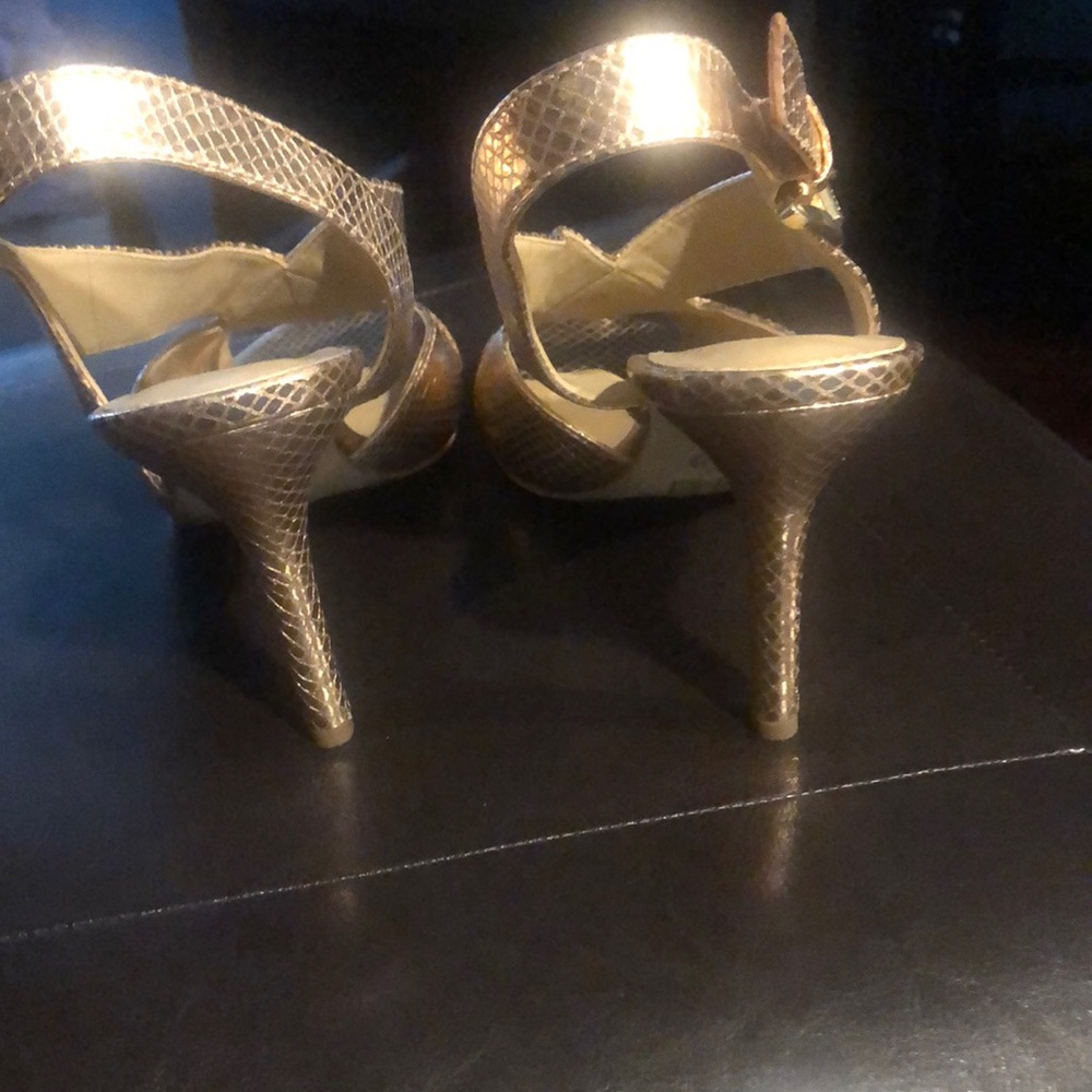 Shoes - Picture 4 of 5